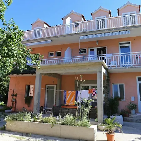 4576c Apartment *